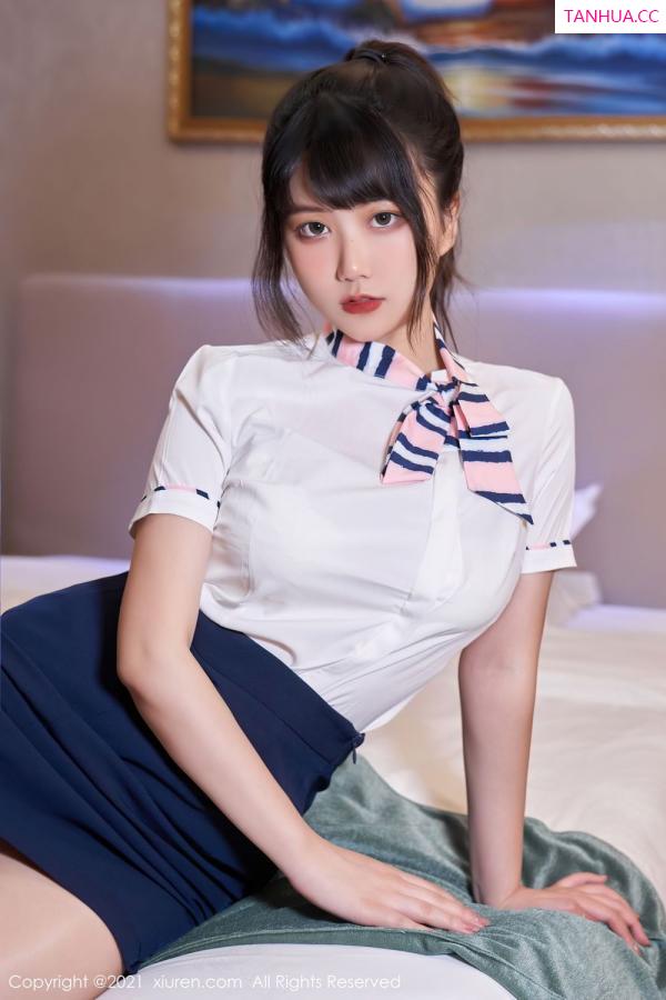甜美可人夏可馨 职业制服甜美可人